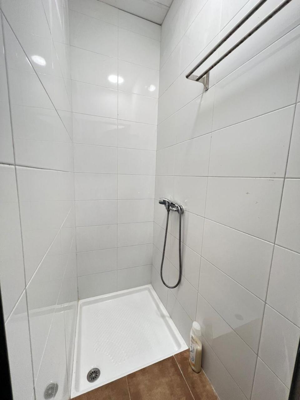 阿利坎特 米兰旅馆酒店 外观 照片 A shower