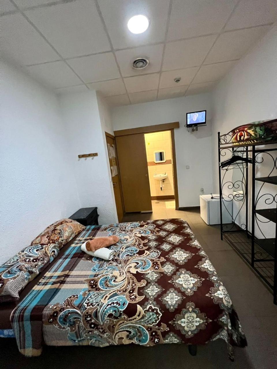 阿利坎特 米兰旅馆酒店 外观 照片 A room at a love hotel in Tokyo