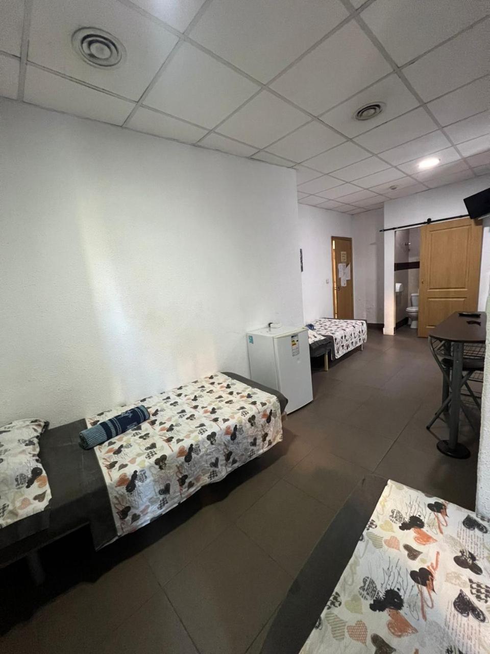 阿利坎特 米兰旅馆酒店 外观 照片 A room at the shelter